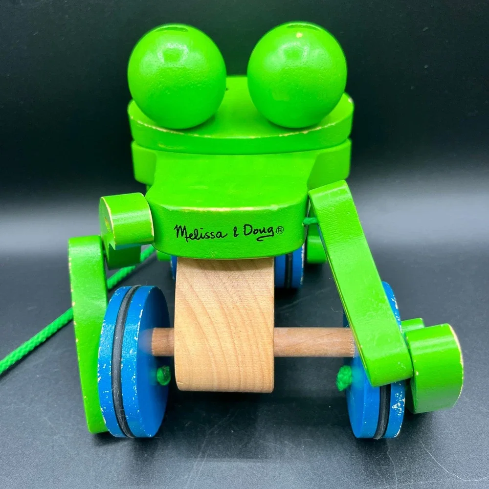 Melissa & Doug Wooden Frog Pull Toy Green Blue Hopping Action Toddler Toy‎